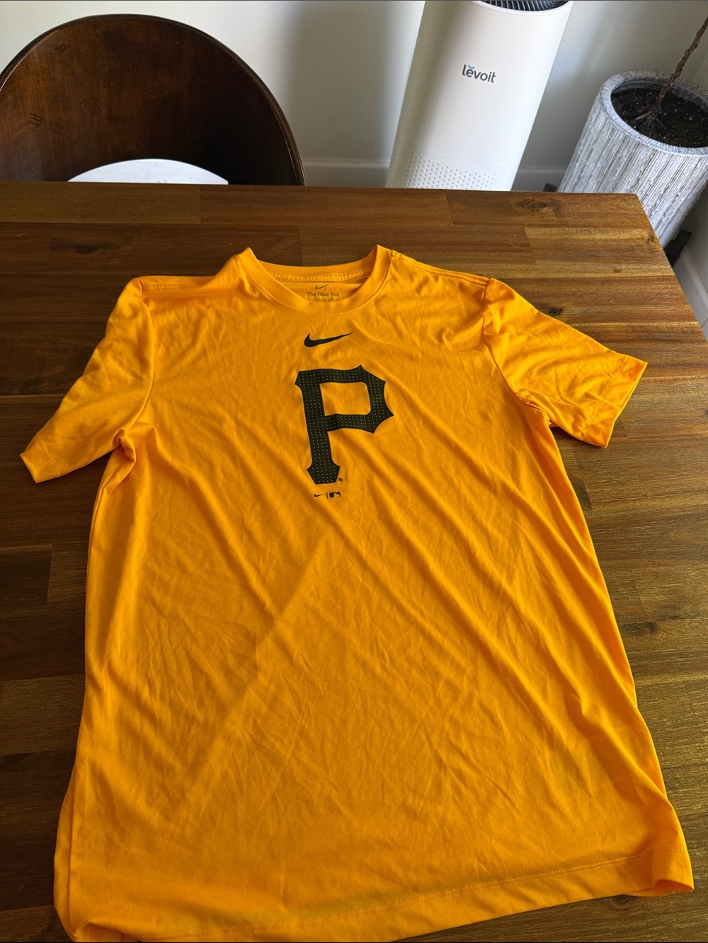 Nike Men’s Yellow Pittsburgh Piratez Logo Short Sleeve Tee